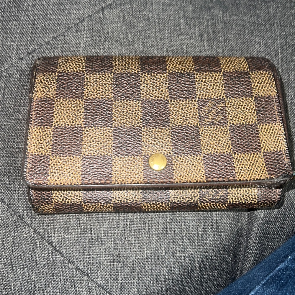 Louis Vuitton Damien wallet